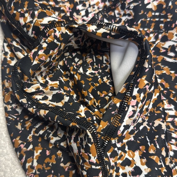 Old Navy Sports High Rise Two piece Outfit - Picture 7 of 16